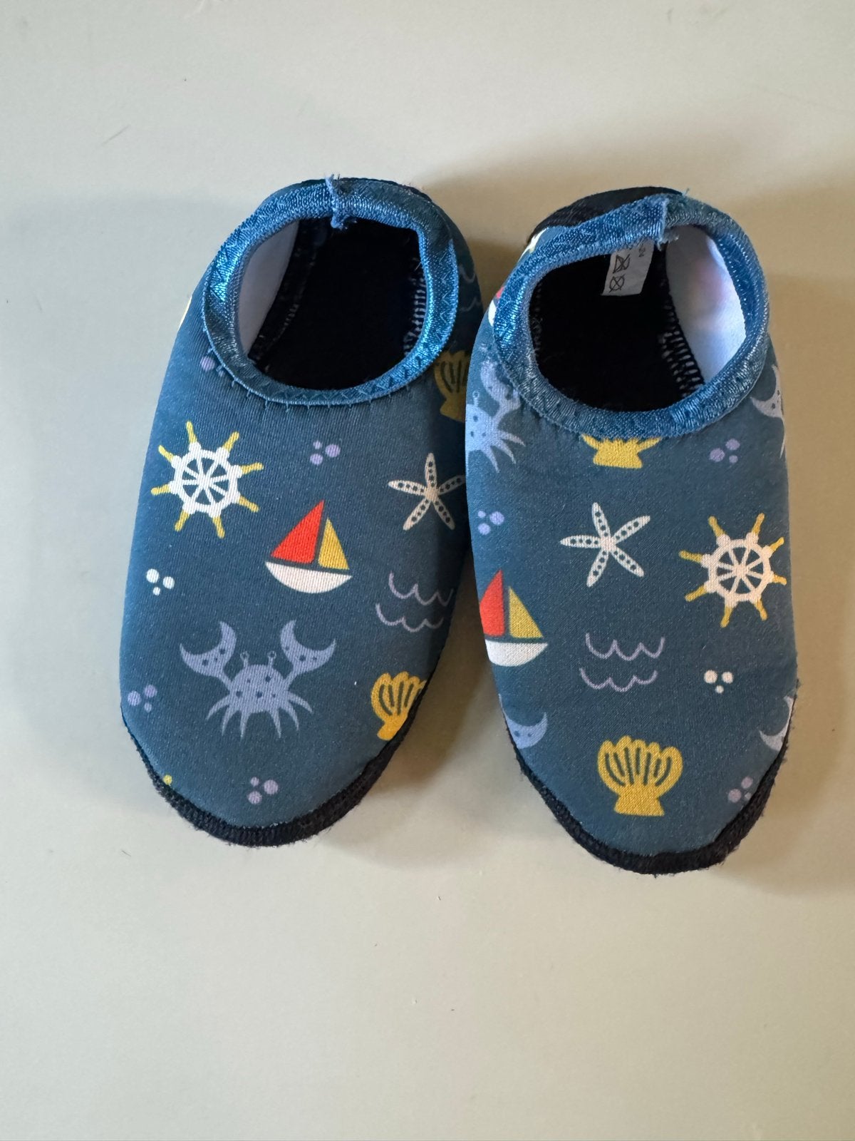 Waterschoenen maat 23 met boten thema, Ophalen of Verzenden, Gebruikt, Jongen of Meisje