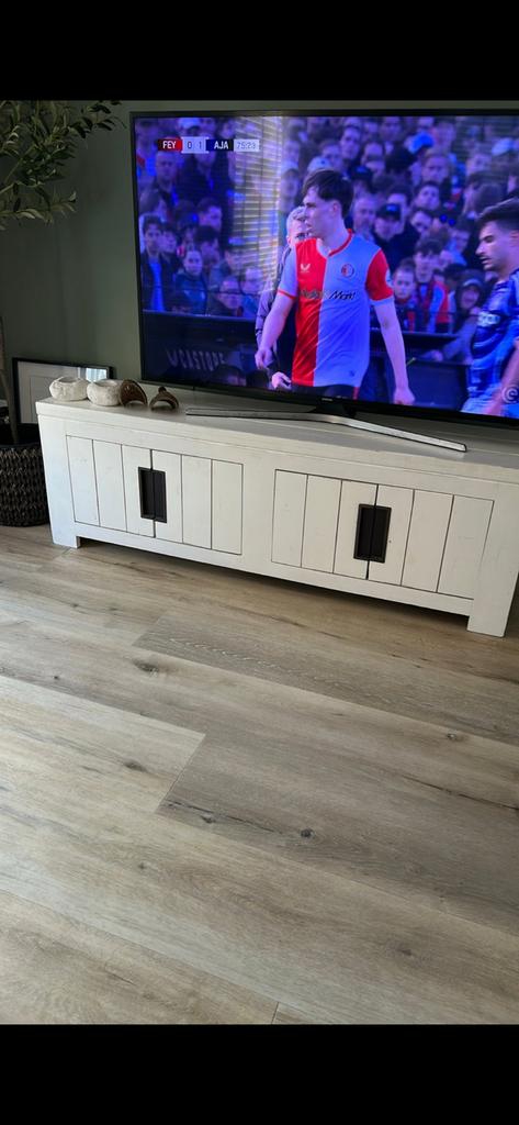 Tv meubel, Ophalen