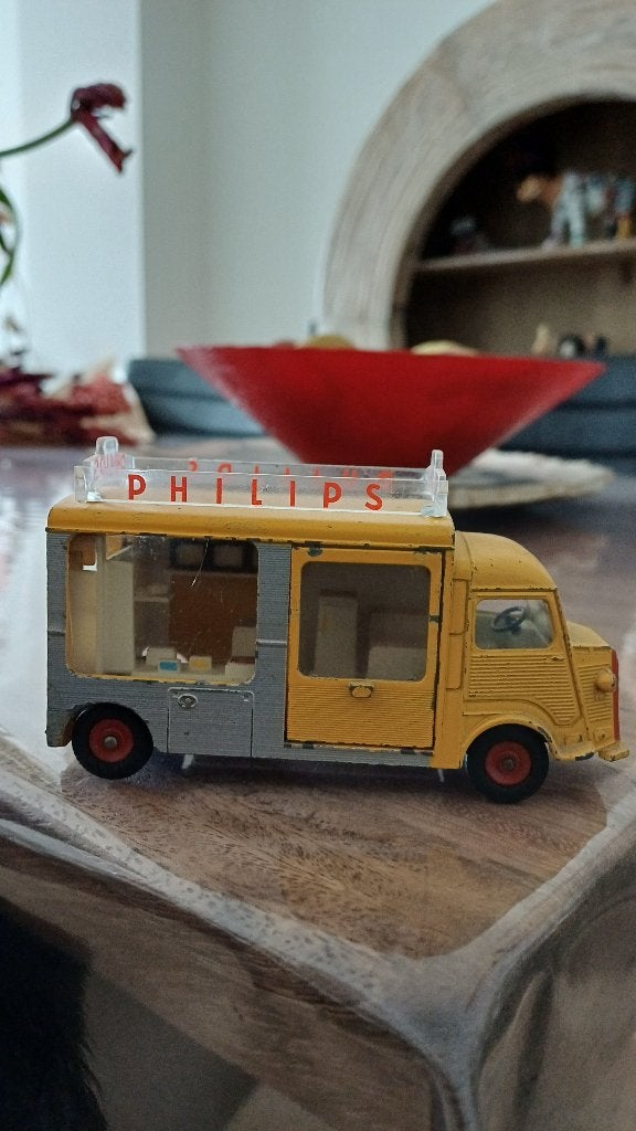 dinky toys citroen 1200 K currus PHILIPS ,no.587, Ophalen of Verzenden
