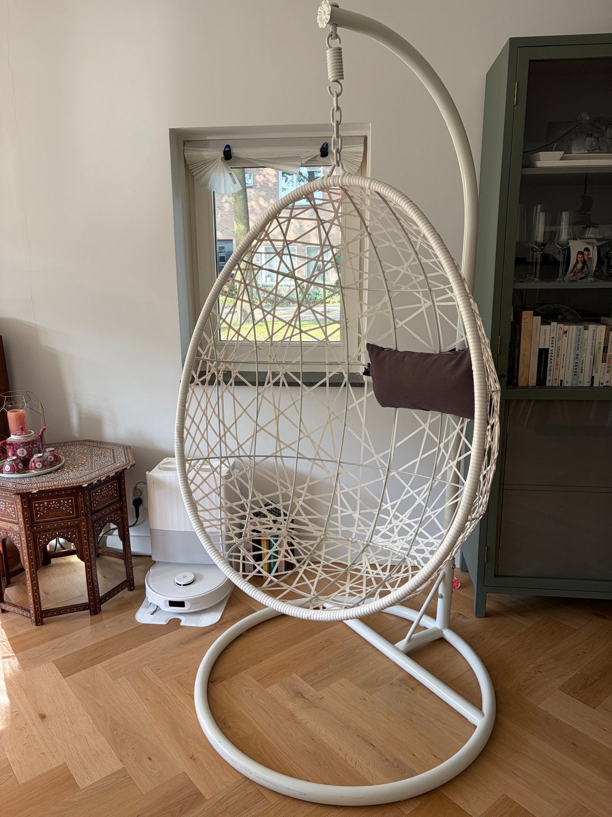 Hangstoel wit met standaard - Gebruikt, Huis en Inrichting, Ophalen, Kunststof, Gebruikt, Wit