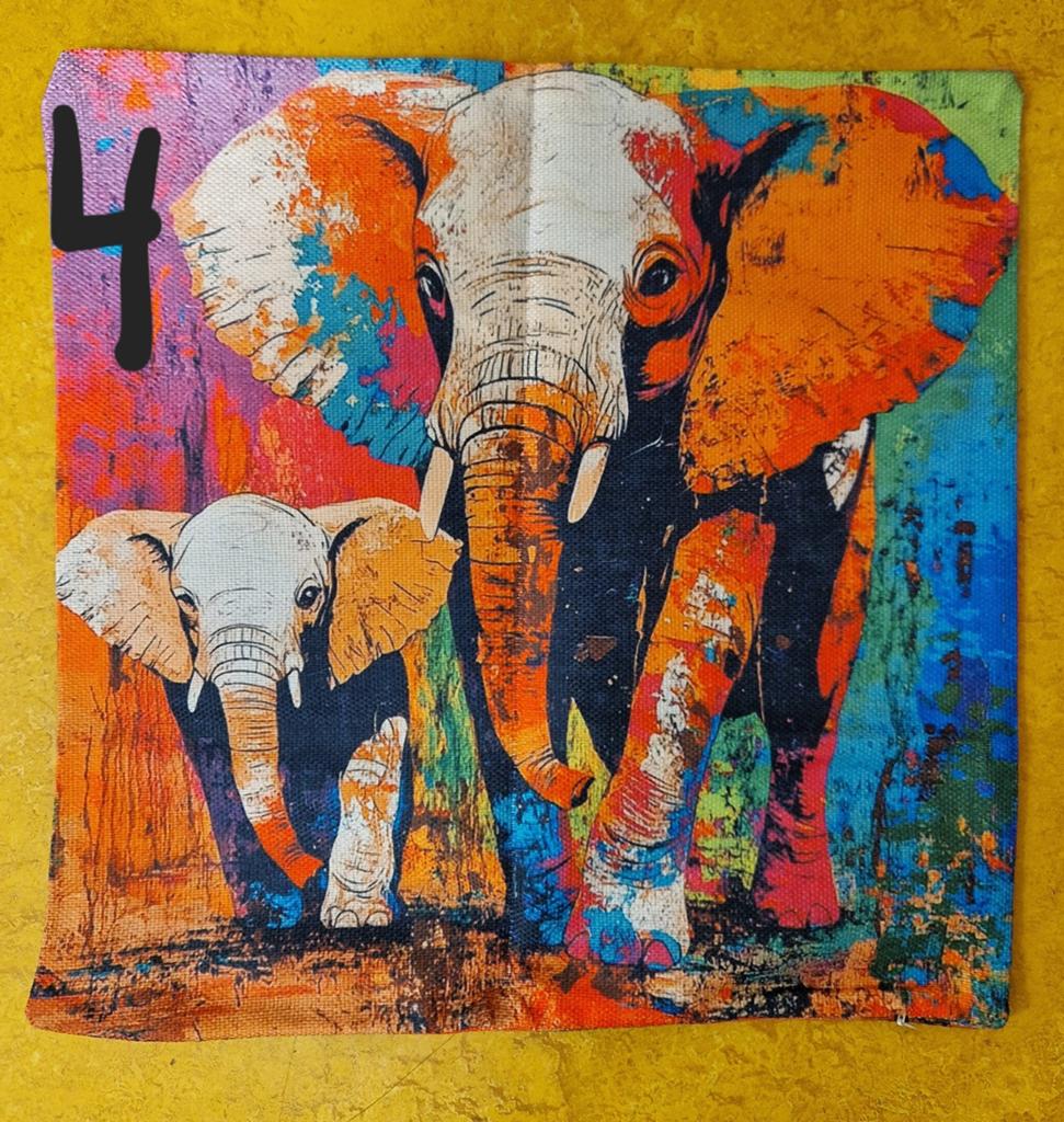 3 X  mooie Nieuwe kussenhoes  " OLIFANT, Huis en Inrichting, Ophalen of Verzenden, Nieuw, Overige kleuren, Vierkant