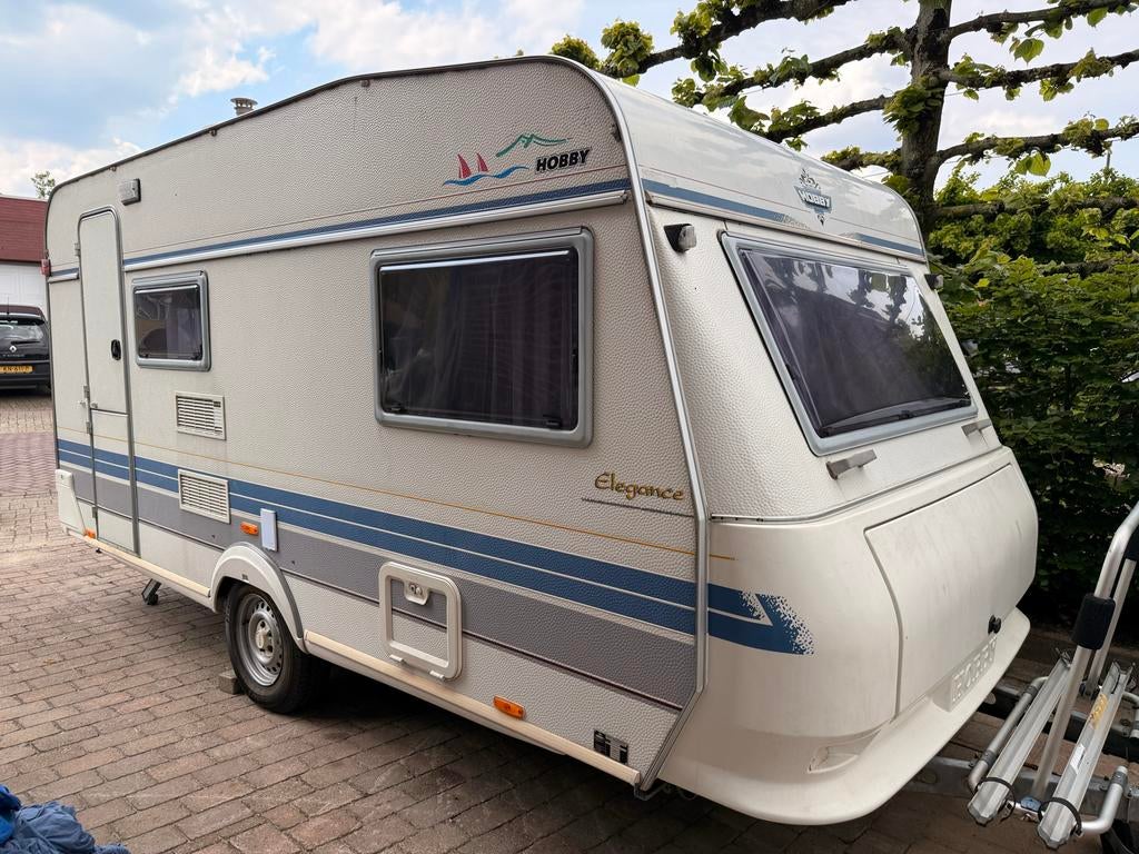 Hobby Elegance Caravan - Compact en Comfortabel, Caravans en Kamperen, Caravans, Dwarsbed, Treinzit, 750 - 1000 kg, Particulier