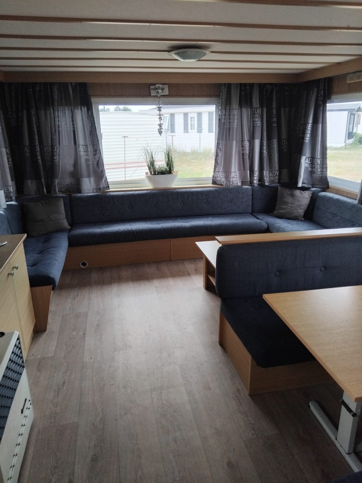 te huur caravan op ameland van 4 tot 11 september  €350, Ophalen