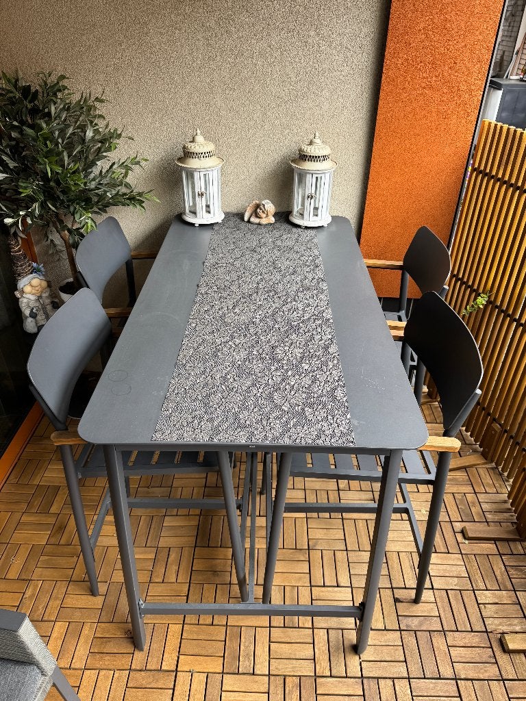 Hoge tuintafel met stoelen - Intratuin - antraciet, Ophalen, Gebruikt, Rechthoekig, Aluminium