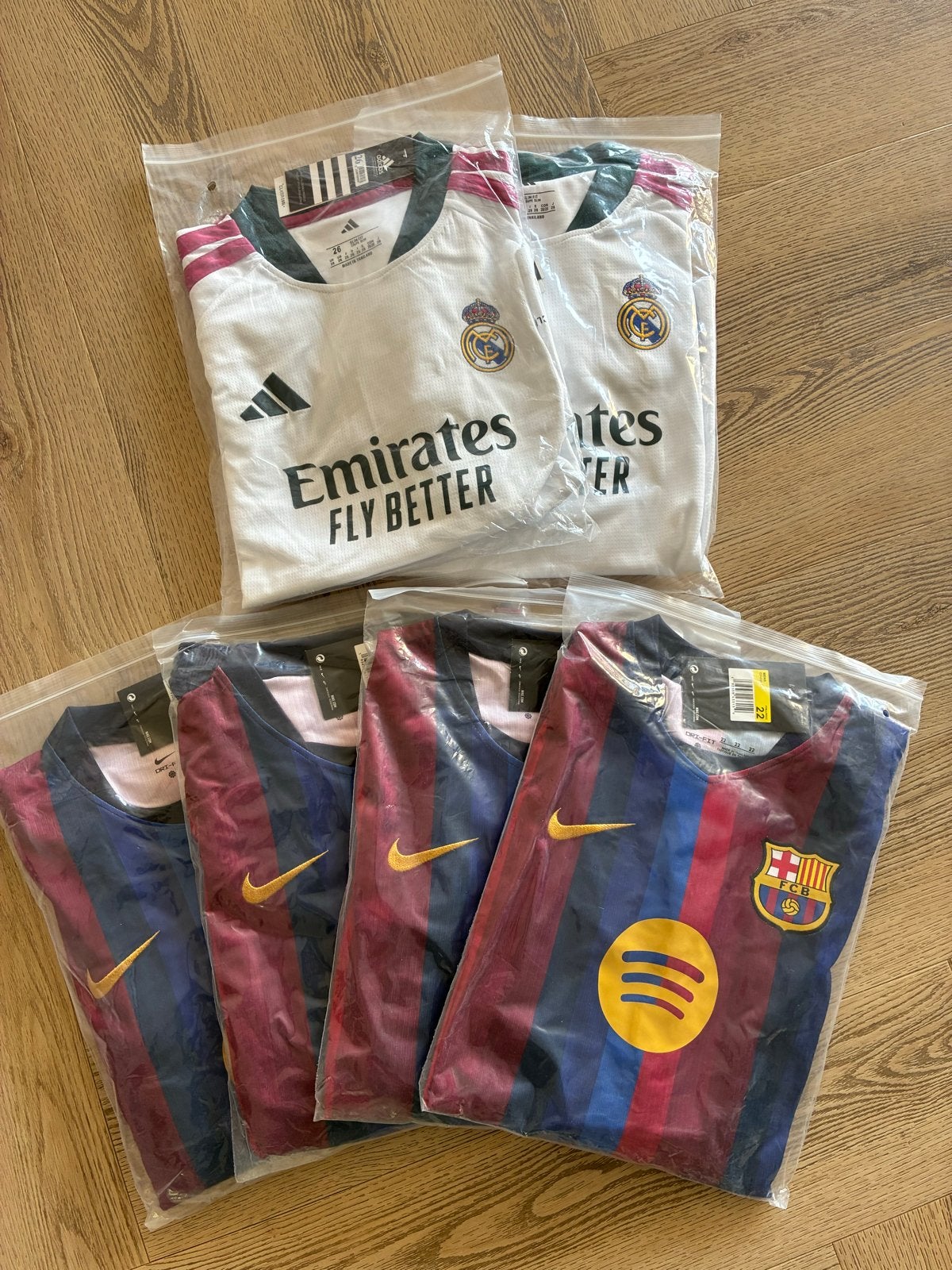 Kindertenue voetbal Barcelona - maat 28, Ophalen of Verzenden, Nieuw, Jongen of Meisje