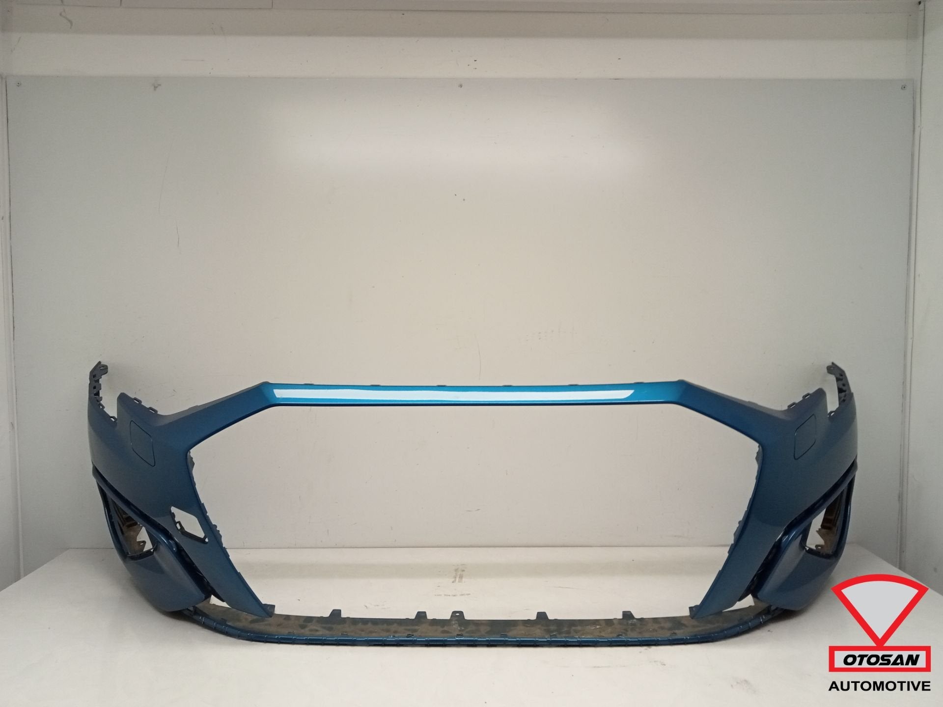 Audi A3 8Y Voorbumper Origineel! 2020+ S-Line, Gebruikt, AUDI AG, Auto-Union-Strasse 1
85045  Ingolstadt, DE, Kundenbetreuung@audi.de