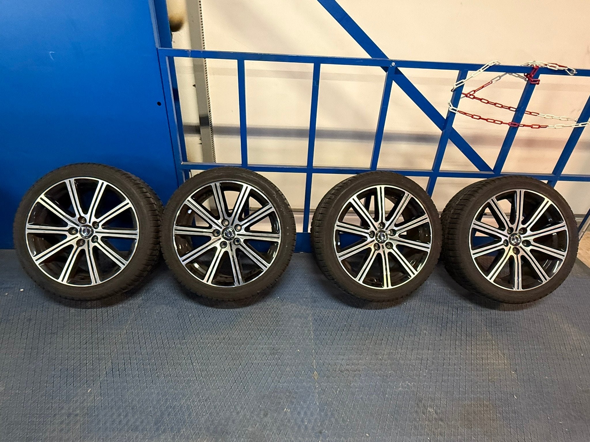 18'' Titania - V60 - Nokian WR A4 - 235/40 R18, Auto-onderdelen, Banden en Velgen