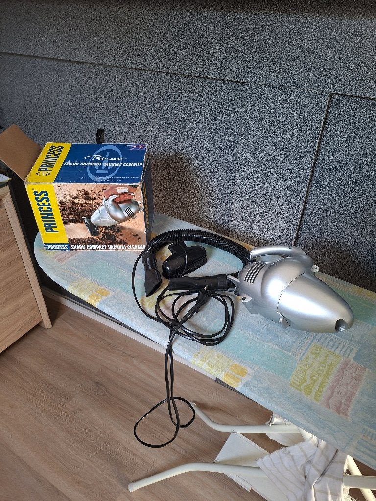 >< BIJNA NW HAND STOFZUIGER/ELEKTR./merkPRINCESS/uit caravan, Overige merken, Kruimeldief, Ophalen of Verzenden, Zo goed als nieuw