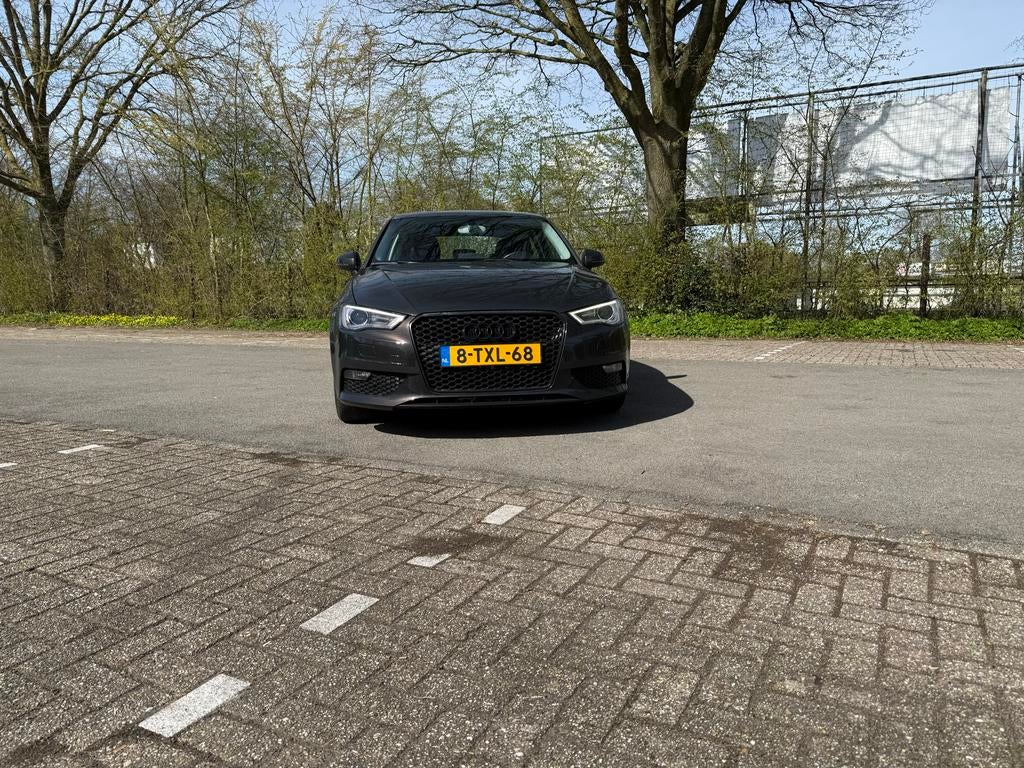 Audi A3 1.2 Tfsi 77KW 3D 2014 Bruin, Auto's, Voorwielaandrijving, 4 cilinders, Bruin, 610 kg
