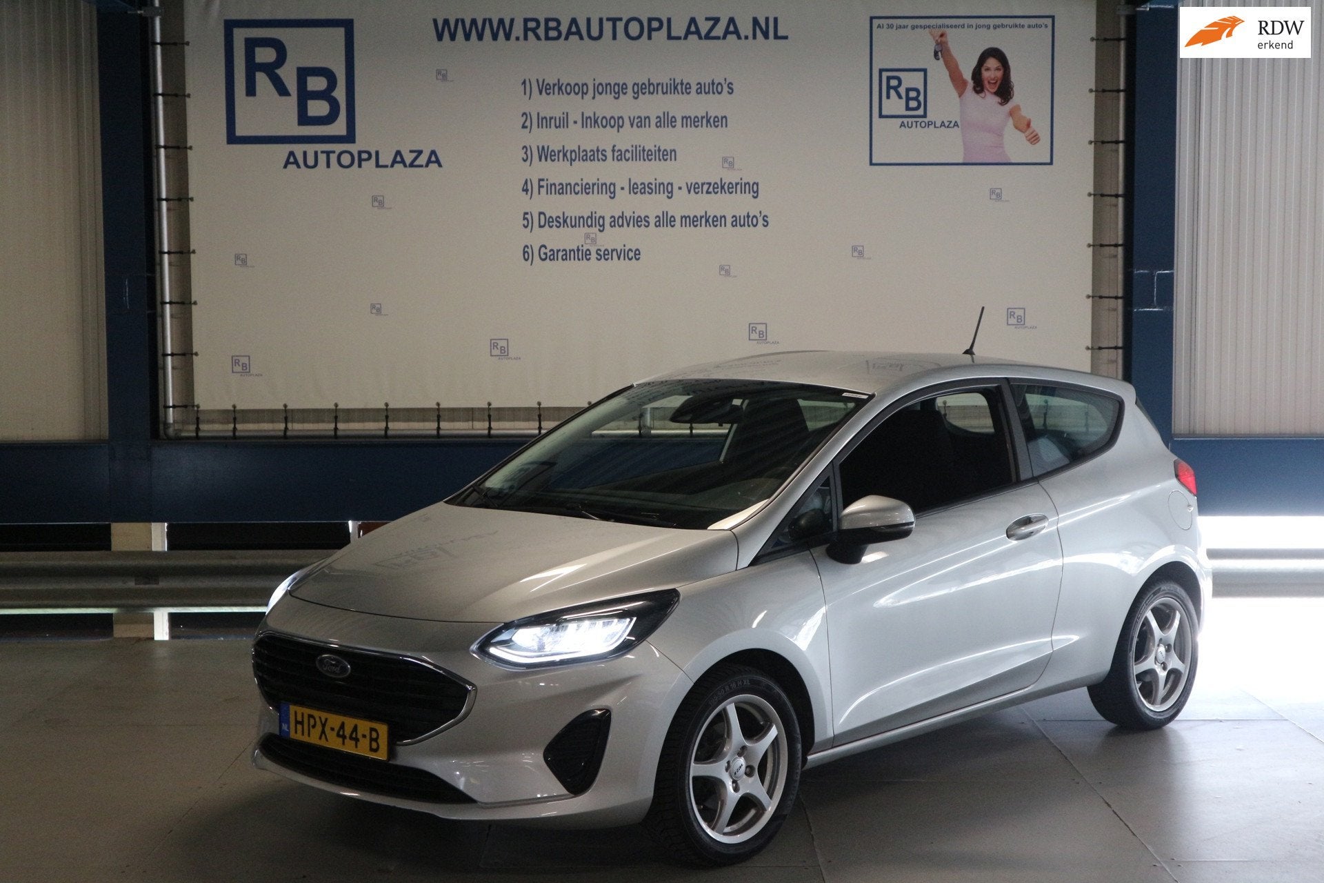 Ford FIESTA 1.1 Connected / NIEUW MODEL / LED / VELG / NIEUW, Voorwielaandrijving, Gebruikt, Euro 6, Adaptive Cruise Control