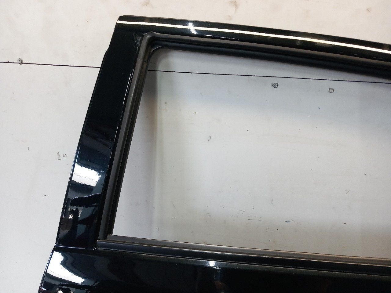 Portier links achter Mitsubishi Space Star, Onderdelen@venauto.nl, Van der Ven Autorecycling B.V., Gebruikt, Ettenseweg 76, 4706 PB Roosendaal, The Netherlands