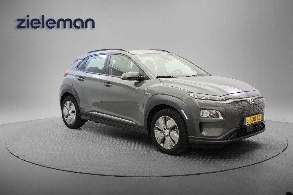 Hyundai KONA ELECTRIC Comfort - Carplay, Camera, Keyless, SO, Auto's, 136 pk, Met garantie (alle), 47 min, Origineel Nederlands