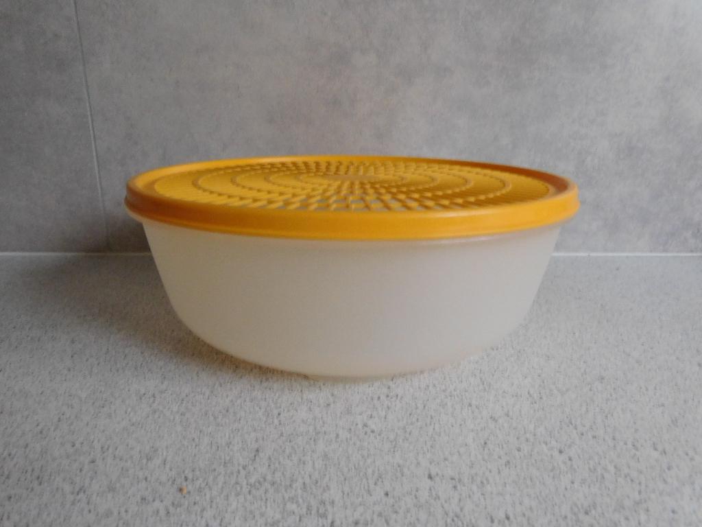 Tupperware Vergiet met afgietdeksel Geel, Ophalen of Verzenden, Zo goed als nieuw, Geel, Overige typen