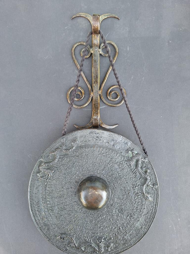 Gong indonesie  brons  met ijzeren hanger ., Ophalen of Verzenden