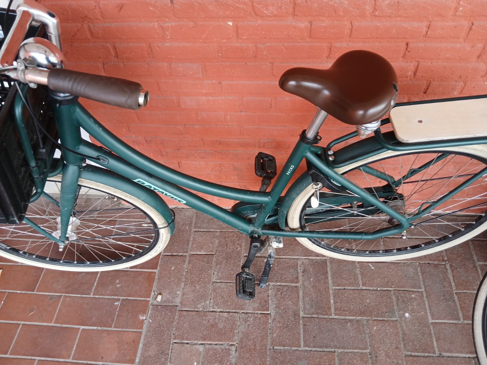 Batavus Damesfiets met krat - 49 cm frame, Fietsen en Brommers, Fietsen | Dames | Damesfietsen, Terugtraprem, Gebruikt, 47 tot 50 cm