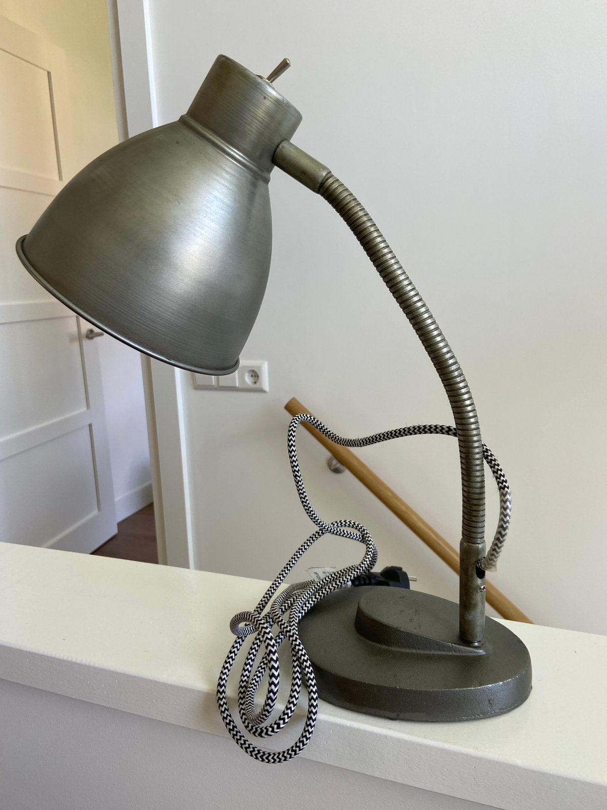 Mooie industriële vintage bureaulamp tafellamp staal grijs, Bureaulamp, Vintage, Ophalen of Verzenden, Zo goed als nieuw