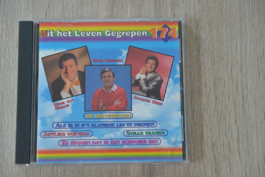UIT HET LEVEN GEGREPEN = REGENBOOG SERIE 174, Verzenden, Zo goed als nieuw, Levenslied of Smartlap
