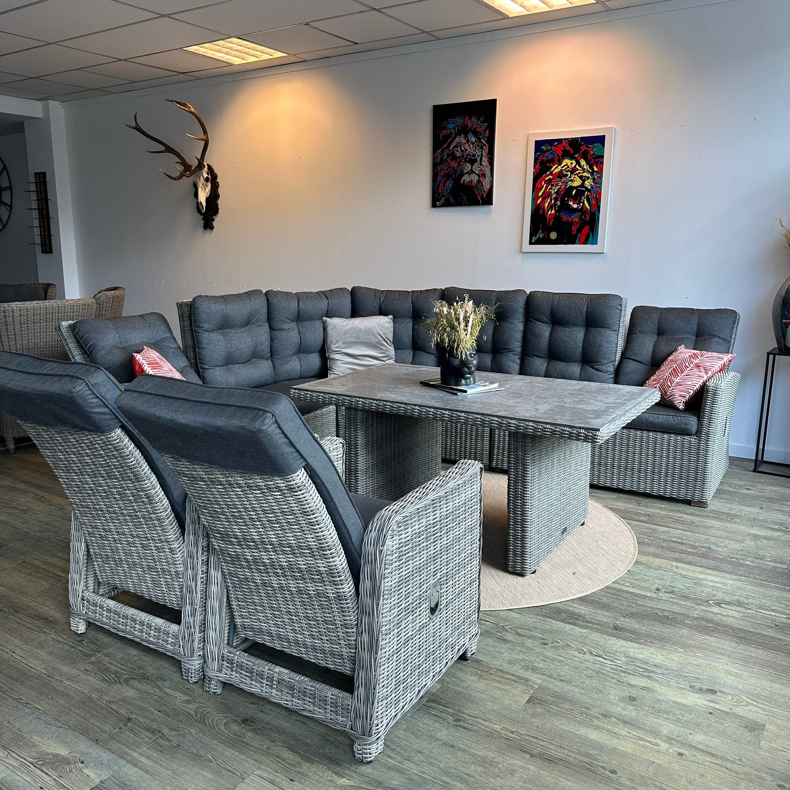 Luxe Wicker Loungeset / Tuinset + 2 Tuinstoelen/ TWV €2900,-