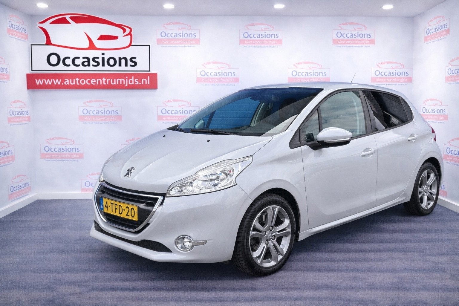 Peugeot 208 1.2 e-VTi Oxygo automaat NIEUWSTAAT !, Auto's, Euro 5, Stof, 1199 cc, 82 pk
