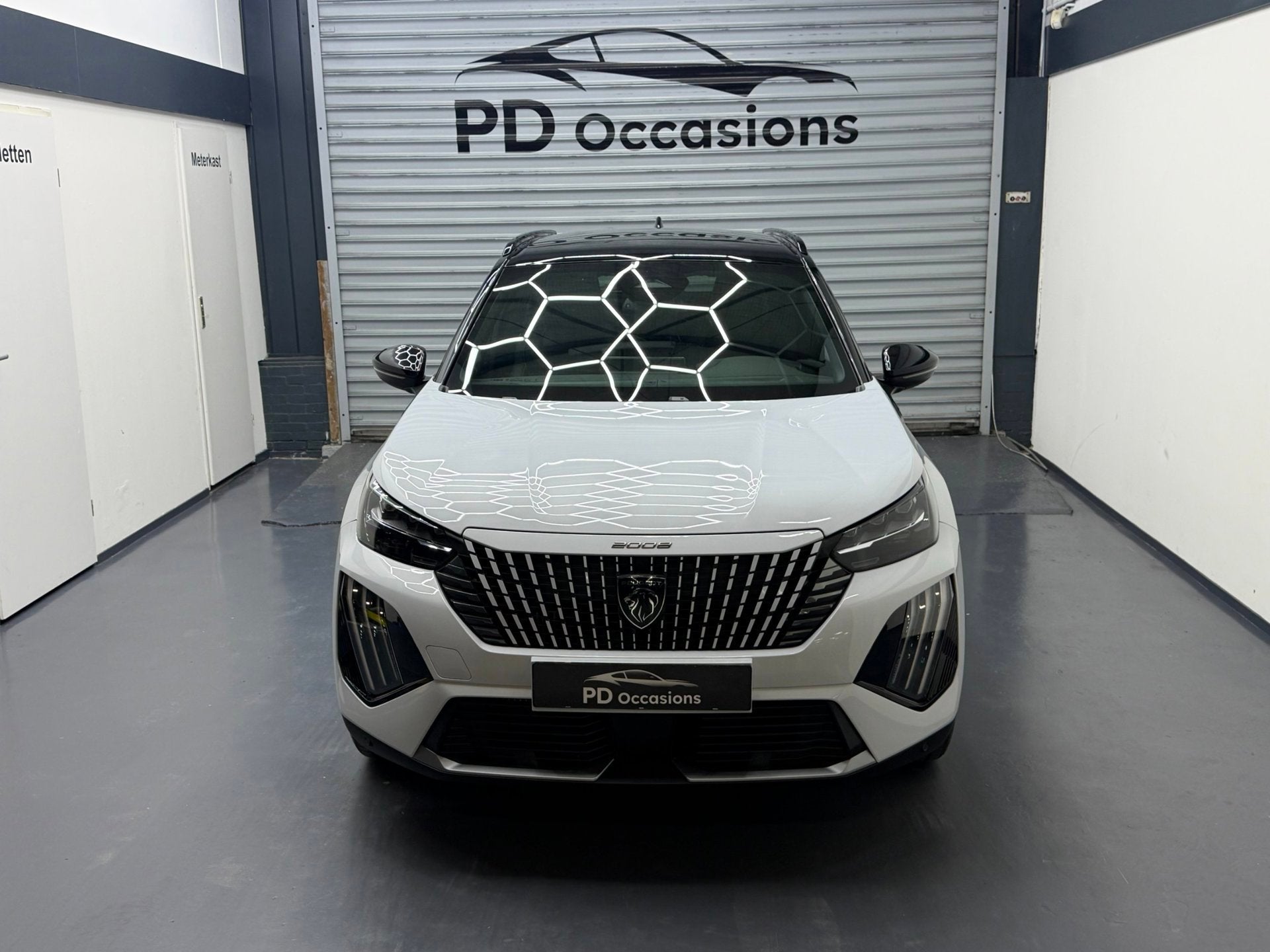 Peugeot 2008 1.2 Hybrid 145PK GT - Camera - Clima - Cruise -, Auto's, Gebruikt, Zwart, 1199 cc, Leder en Stof