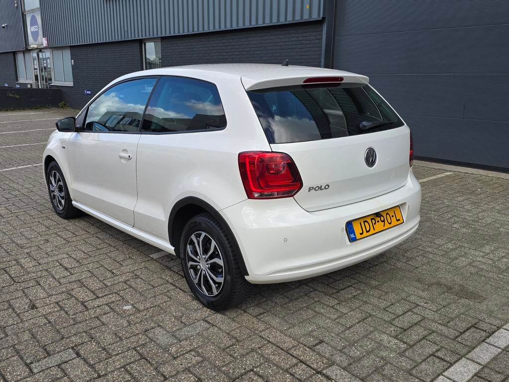 Volkswagen Polo 1.2 l Stoelverw l Carplay l Navi l  2012 Wit, Voorwielaandrijving, 967 kg, 1198 cc, Wit