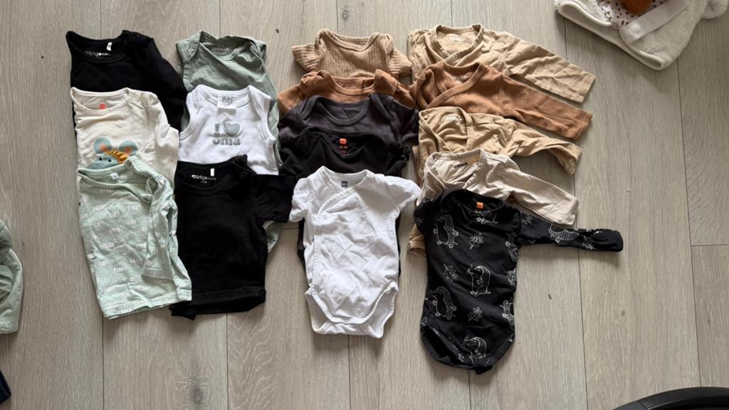 Babykleding pakket maat 50/56 + luiers – ±50 stuks, Ophalen of Verzenden, Zo goed als nieuw, Maat 50