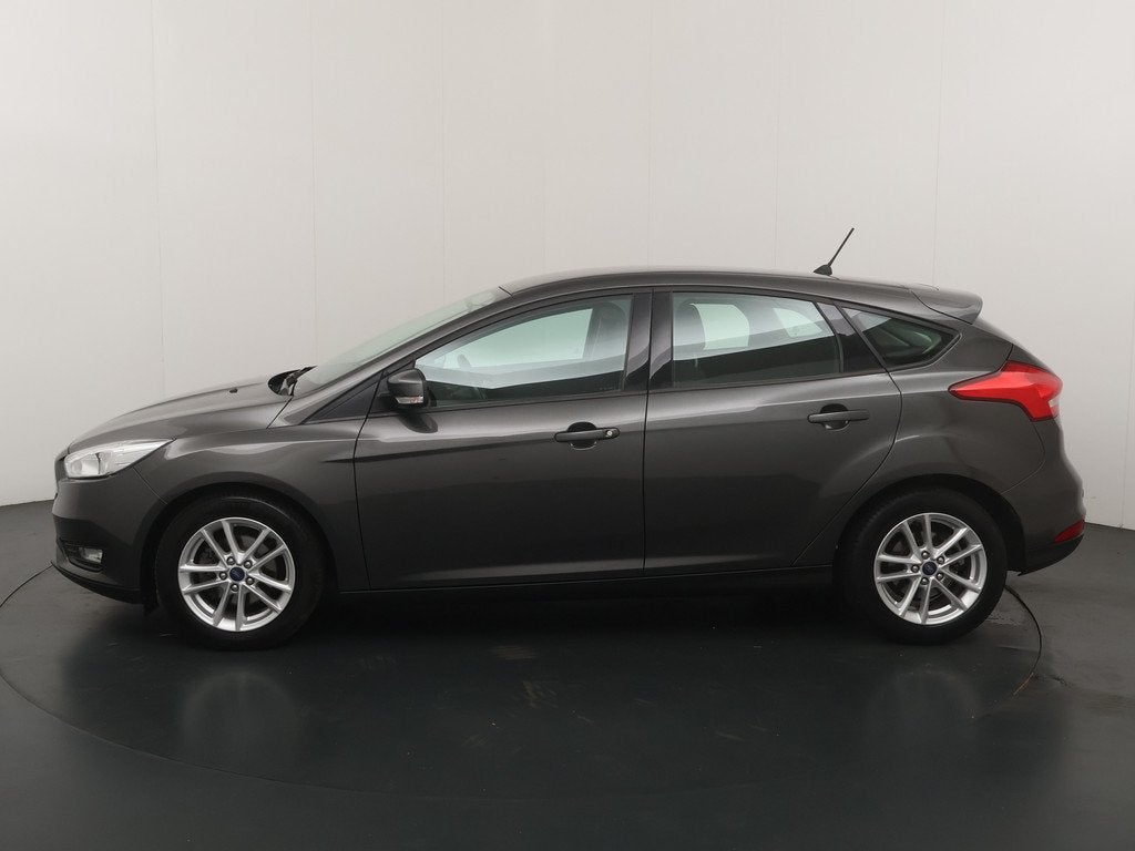 Ford Focus EcoBoost 100pk Lease Edition | Trekhaak | Parkeer, Gebruikt, 635 kg, Bedrijf, Handgeschakeld