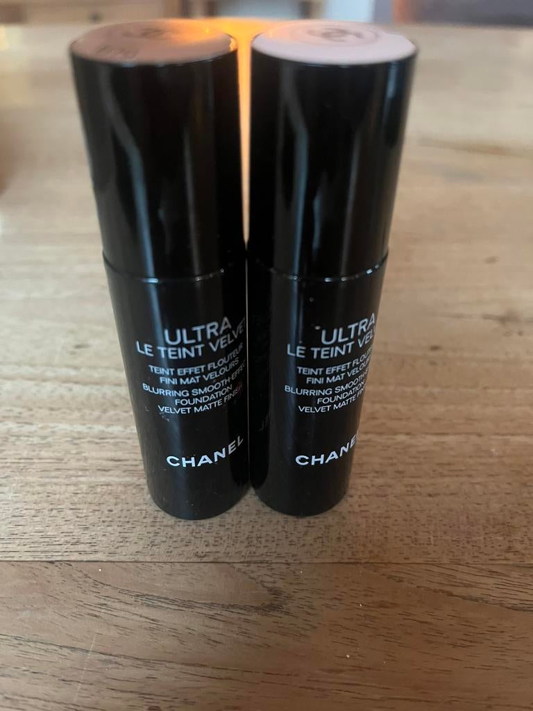 2 x Chanel Ultra Le Teint Velvet foundations matte finish, Overige kleuren, Gehele gezicht, Nieuw, Ophalen of Verzenden