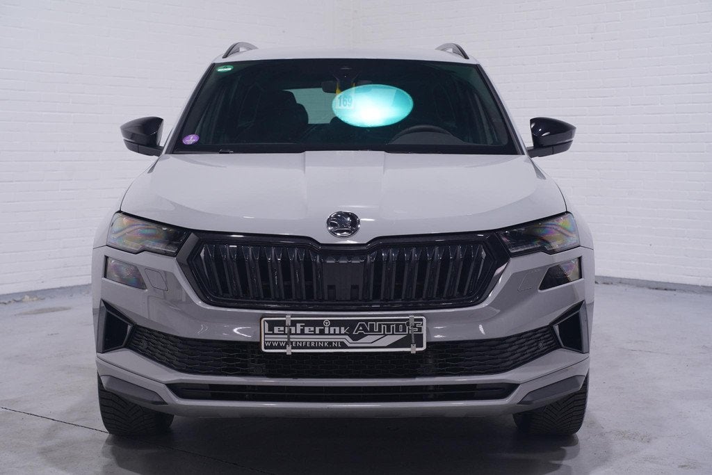 Skoda Karoq 1.5 TSI ACT Sportline Business NAP Camera Wegkla, Auto's, Skoda, Stof, 4 cilinders, 150 pk, 1299 kg