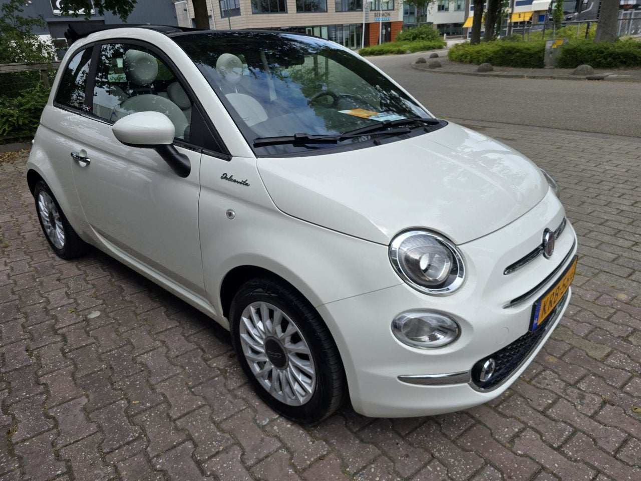 Fiat 500 c1.0 Hybrid Dolcevita (bj 2022), Auto's, Fiat, Gebruikt, Automatische klimaatregeling, Cabriolet, 4 stoelen