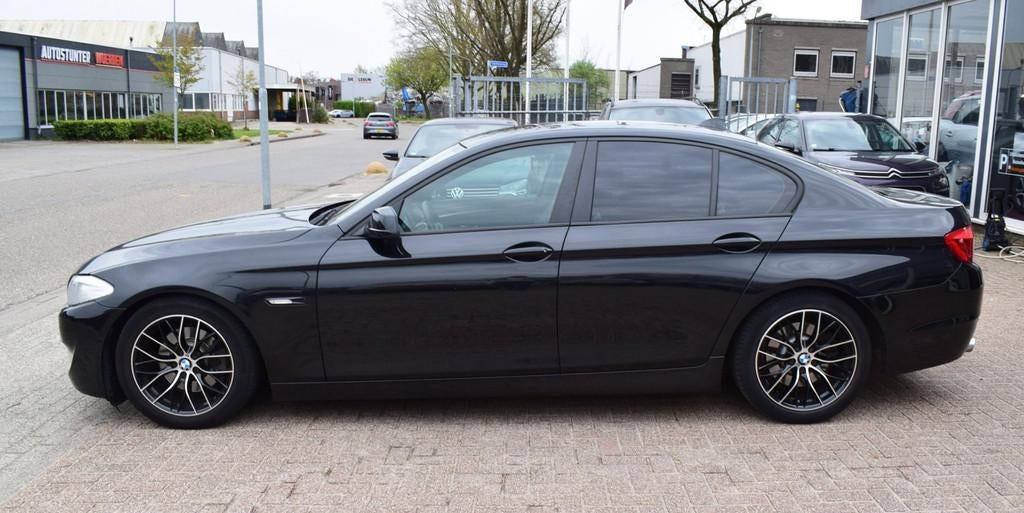 BMW 5-serie 520d Executive | NAVIGATIE | CLIMATE CONTROL | C, Euro 5, Achterwielaandrijving, Zwart, 4 cilinders