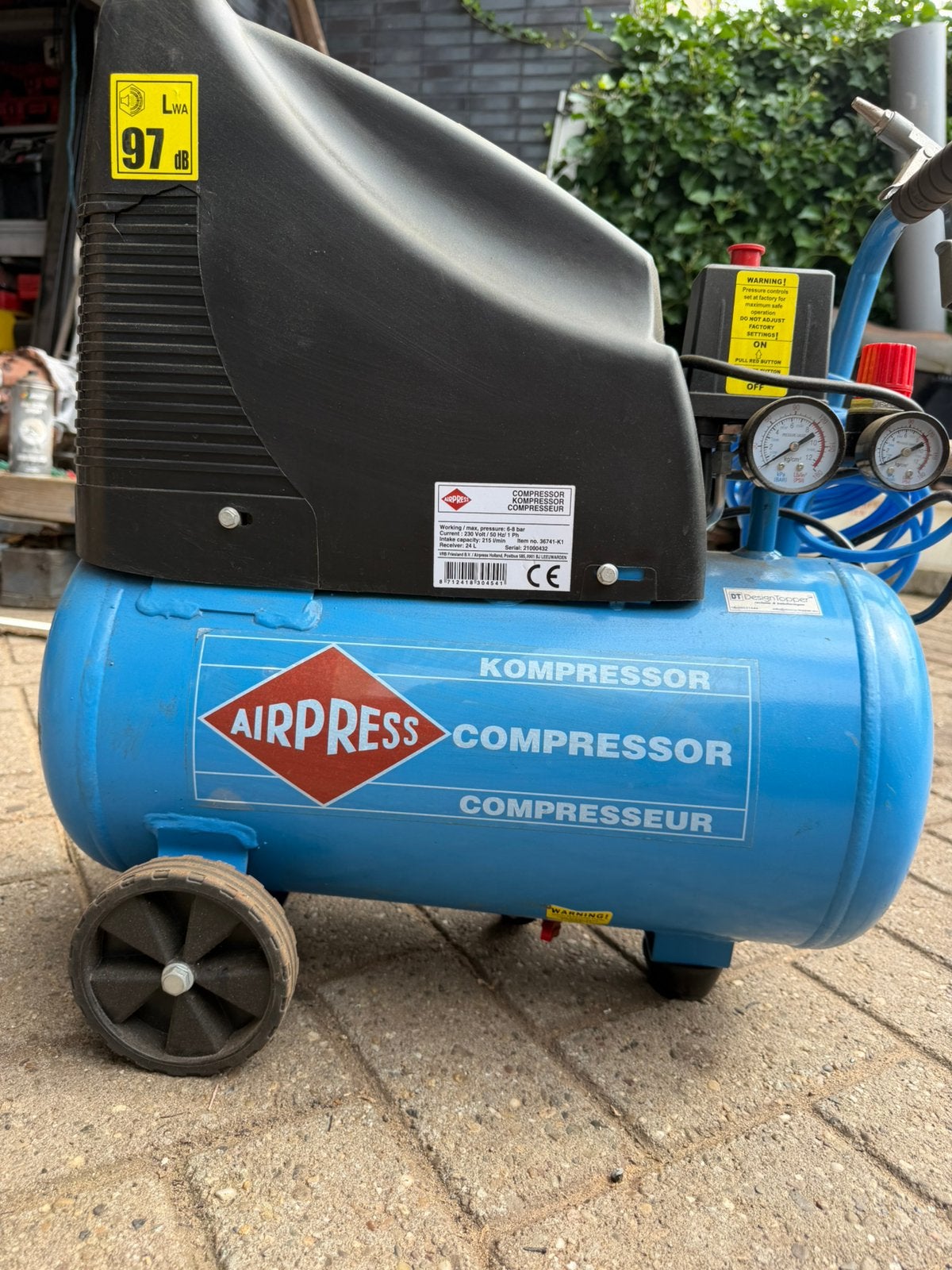 Airpress Compressor  inc. Toebehoren, 6 tot 10 bar, Ophalen of Verzenden, Zo goed als nieuw, Minder dan 200 liter/min