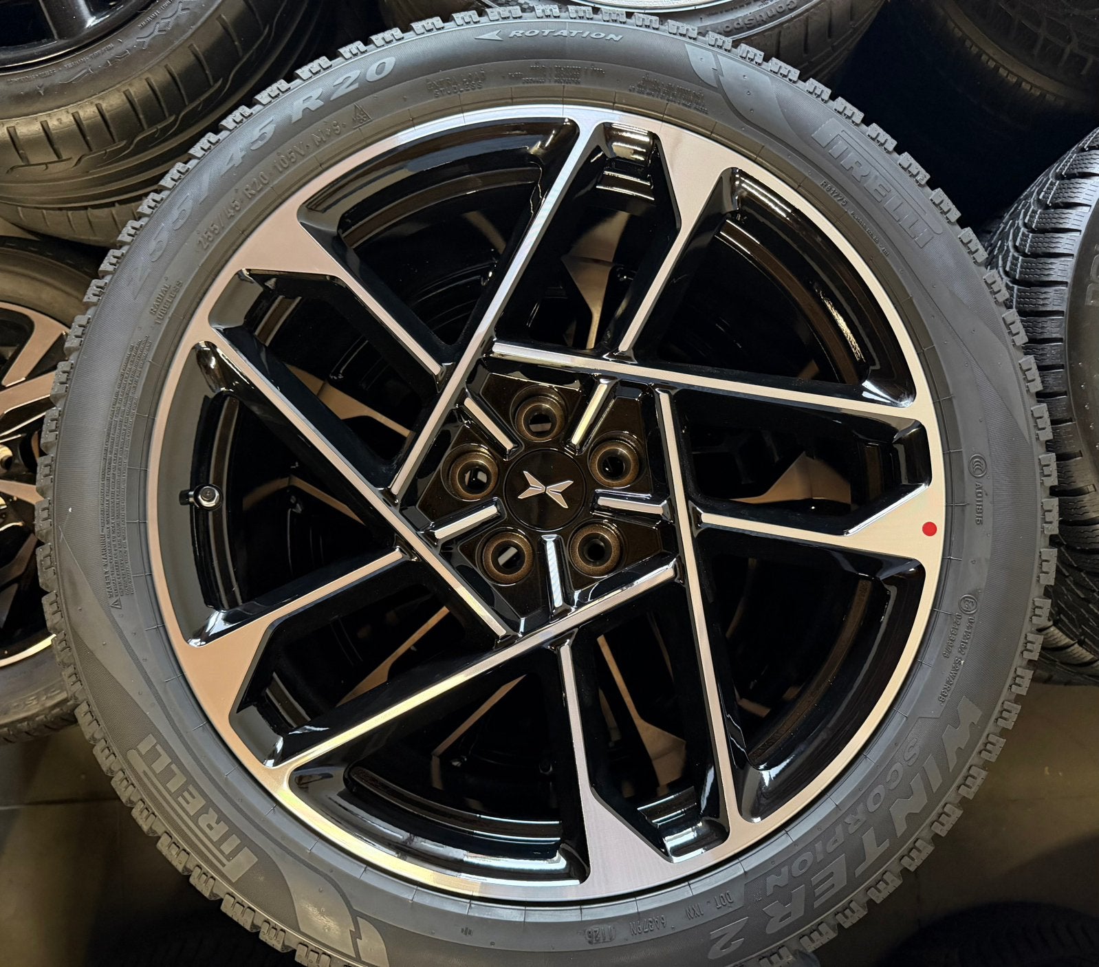 NIEUWE 20” XPeng G7+ G6 velgen + 255/45R20 winterbanden, 255 mm, Banden en Velgen, Nieuw, 20 inch