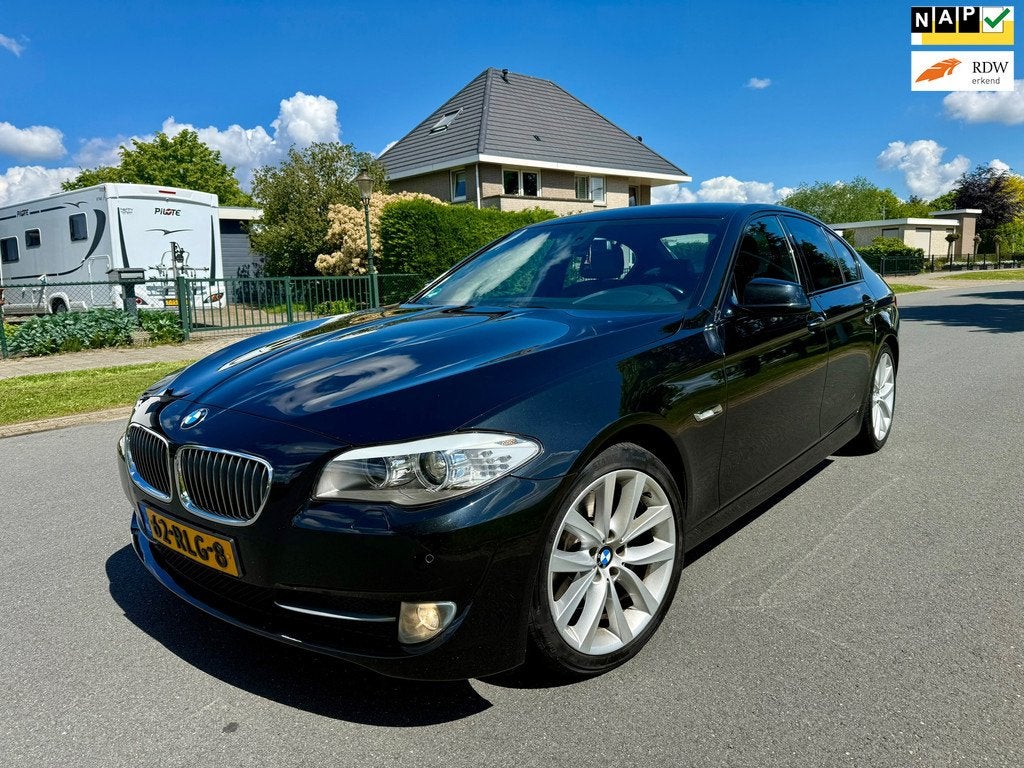 BMW 5-serie 535i High Executive NAP/CLIMA/LEER/NAVI/APK 1 JA, Auto's, BMW, Automaat, Euro 5, Achterwielaandrijving, Gebruikt