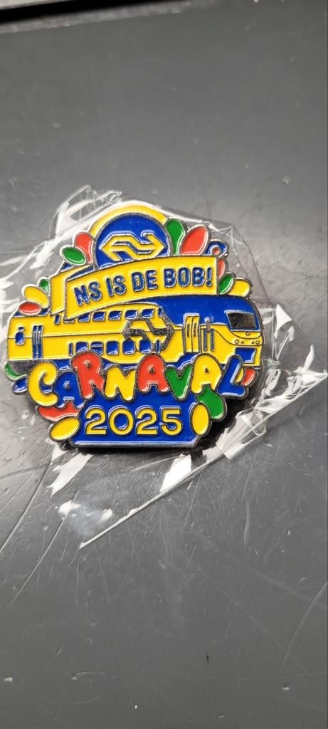 NS Carnavalspin 2025, Verzamelen, Speldjes, Pins en Buttons, Ophalen of Verzenden, Nieuw, Transport