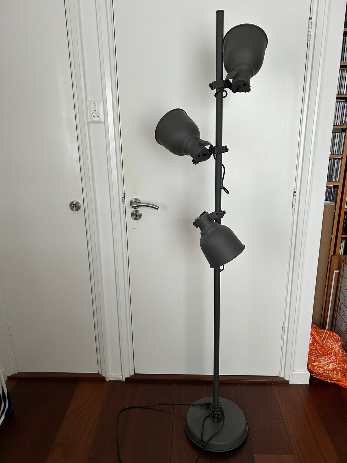 Ikea Hektar staande lamp 3 spots, Huis en Inrichting, Ophalen, Zo goed als nieuw, 150 tot 200 cm