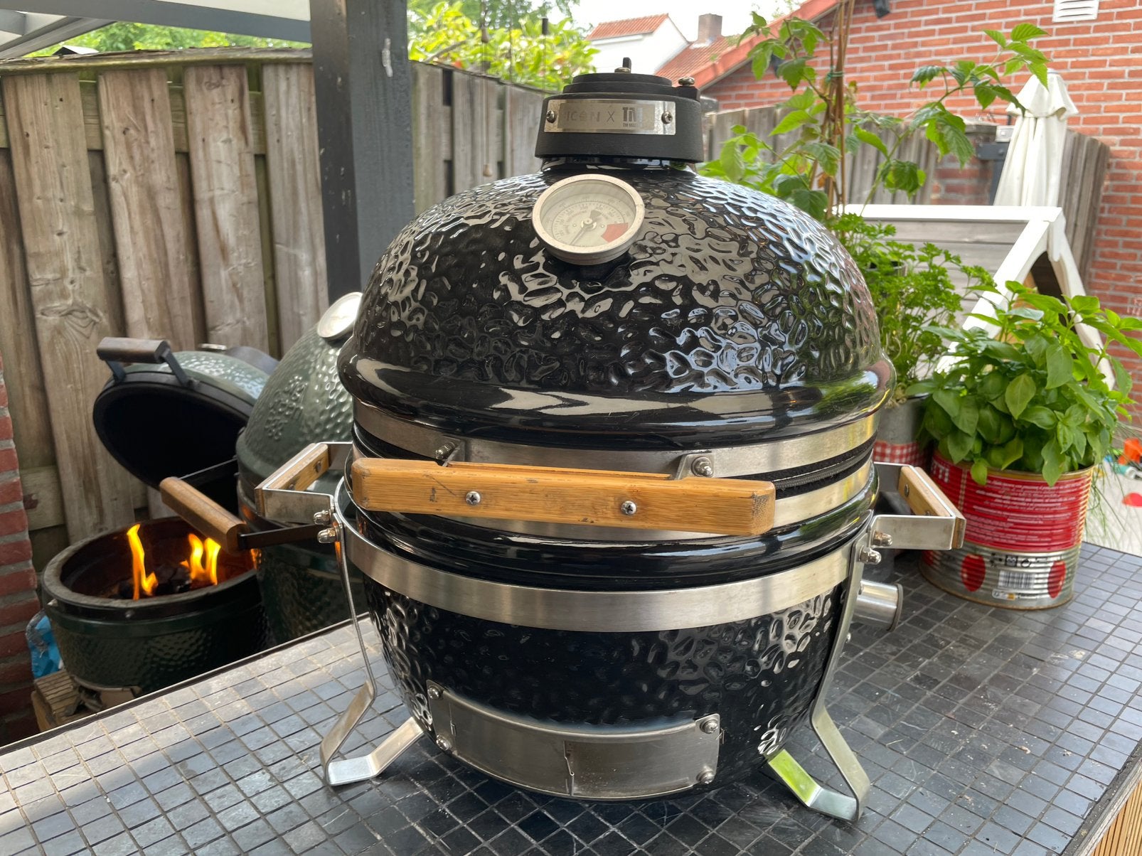 Monolith Icon Kamado BBQ - Compleet met accessoires, Tuin en Terras, Barbecue-accessoires, Gebruikt, Ophalen