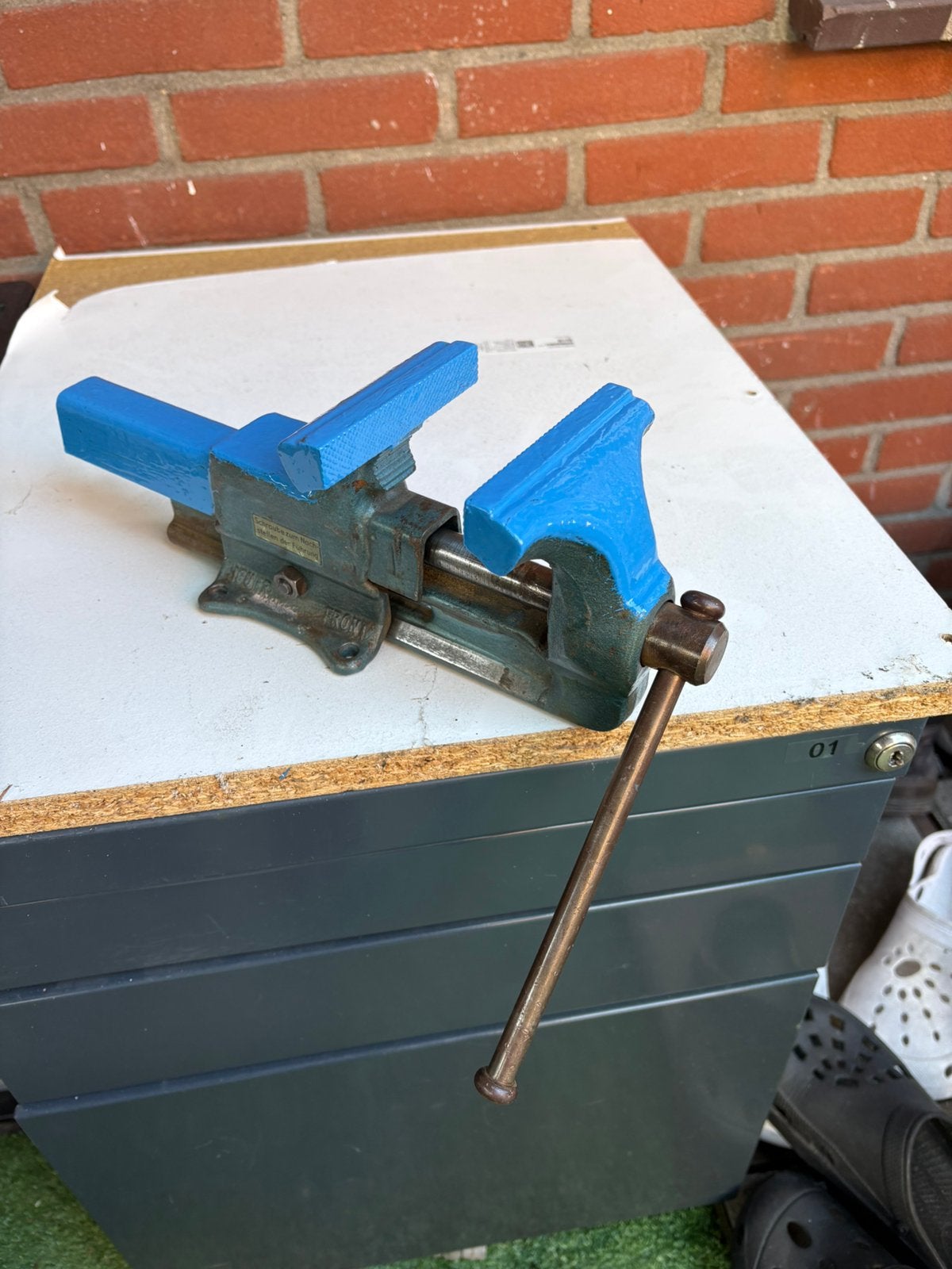 Bankschroef, Doe-het-zelf en Verbouw, Werkbanken, Ophalen, Zo goed als nieuw, 70 tot 120 cm, Bankschroef