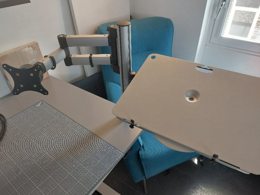 Novus monitor en laptoparm, Ophalen, Zo goed als nieuw