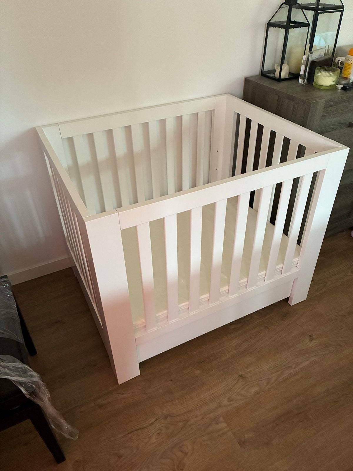 Kidsmill Alaska Box - Wit met Lade en nieuw matras, Ophalen, Zo goed als nieuw, Vierkant, In hoogte verstelbaar