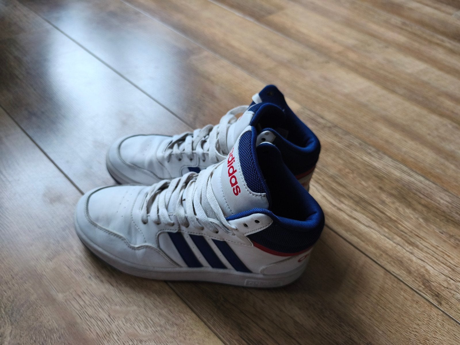 Hoge sneakers adidas Hoops 4.0 Mid Maat 37 ⅓, Sport en Fitness, Basketbal, Ophalen of Verzenden, Schoenen