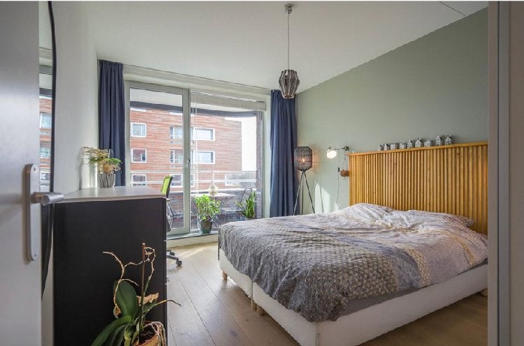 Vloerlamp van Made - Zwart Rotan Design, Ophalen, Modern zwart rotan, Natuurlijk materiaal, Zo goed als nieuw