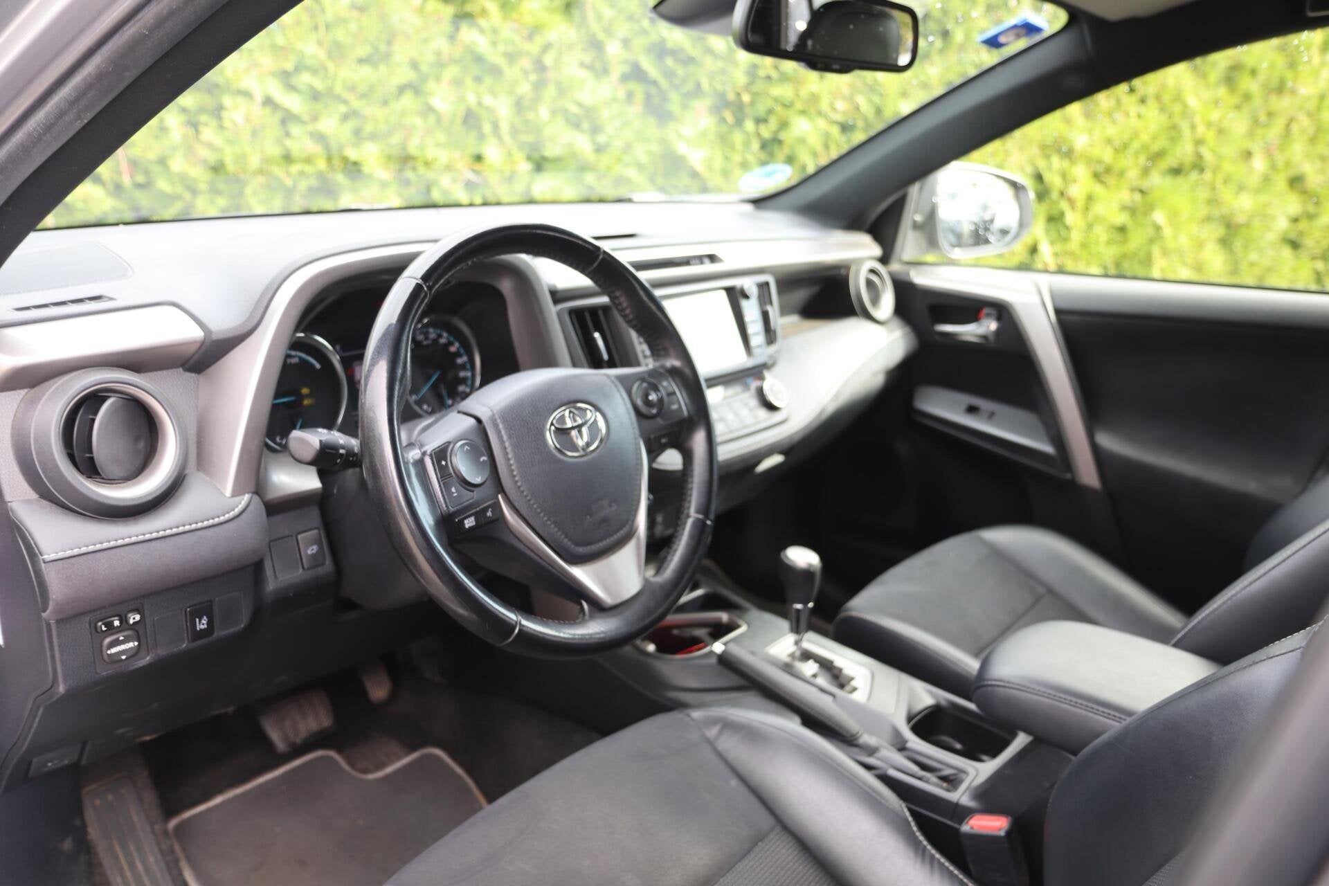 🔥 TOYOTA RAV4 2.5 HYBRID AWD EXECUTIVE 🚙 | Camera 📸, Auto's, Automaat, Gebruikt, 1650 kg, Bedrijf