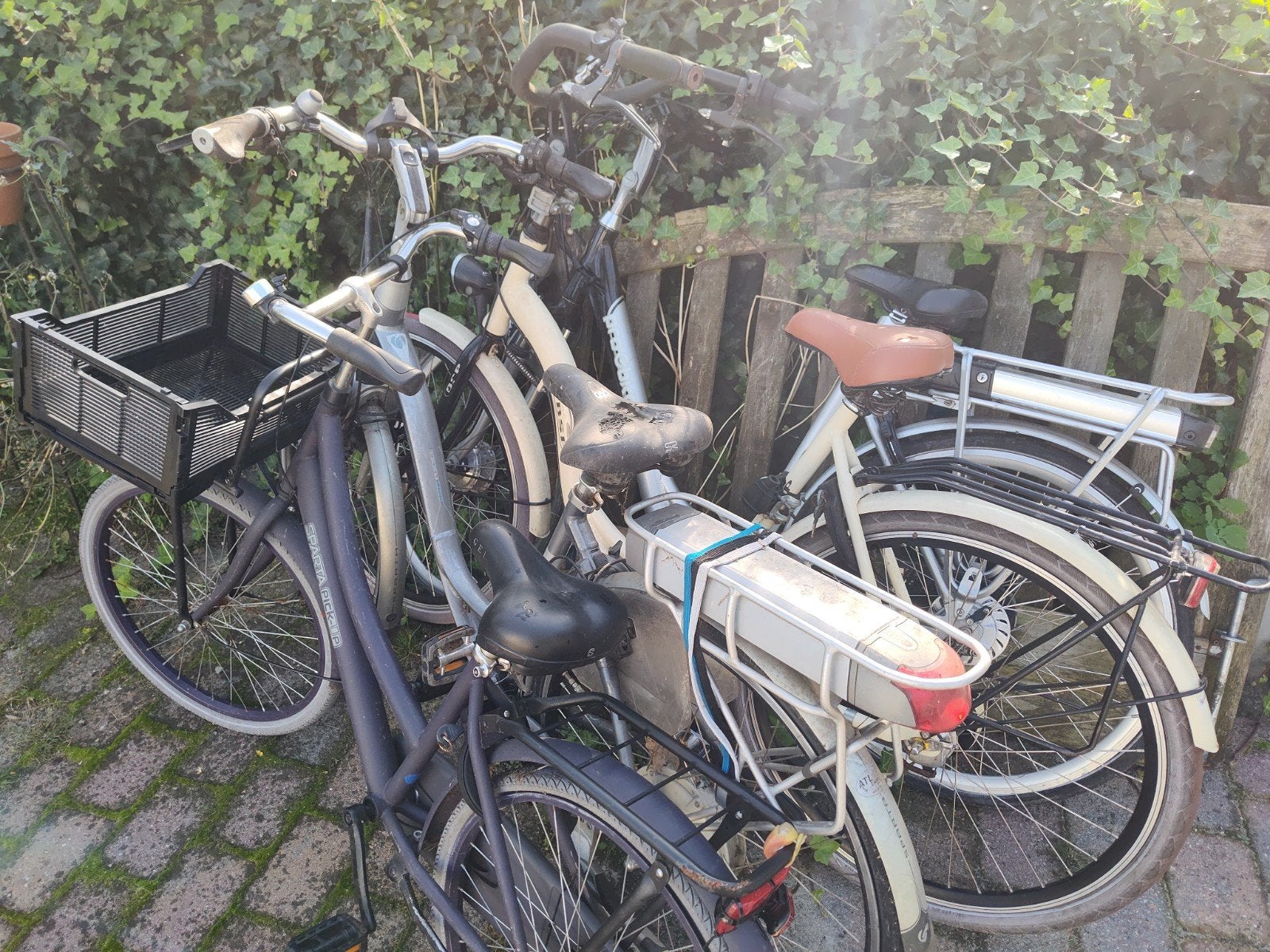 4 fietsen allen met defect, Sparta, Gebruikt, Velgrem, (Extra) lage instap