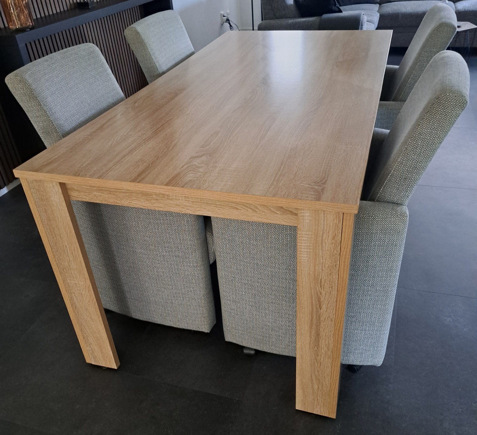 Eikenhouten eettafel met 4 stoelen, Ophalen, Eikenhout, 50 tot 100 cm, Zo goed als nieuw