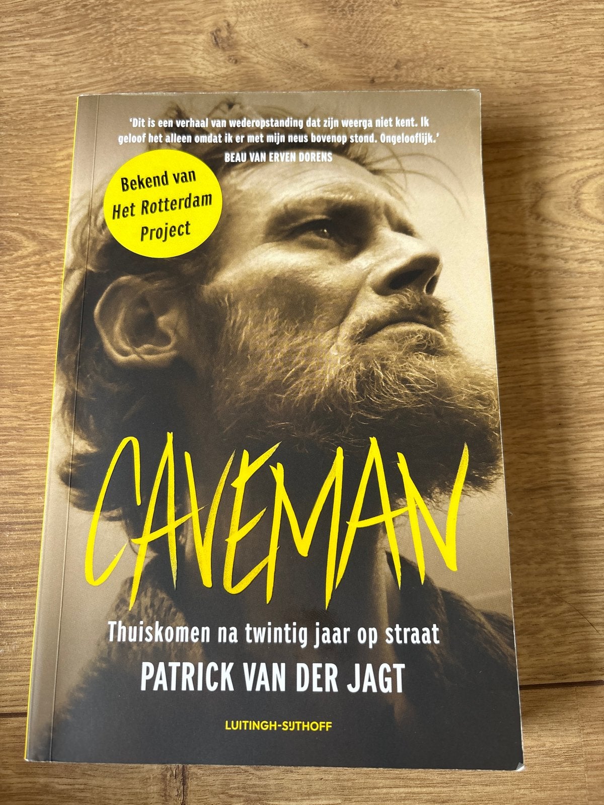 Caveman - Thuiskomen na twintig jaar op straat, Ophalen, Gelezen