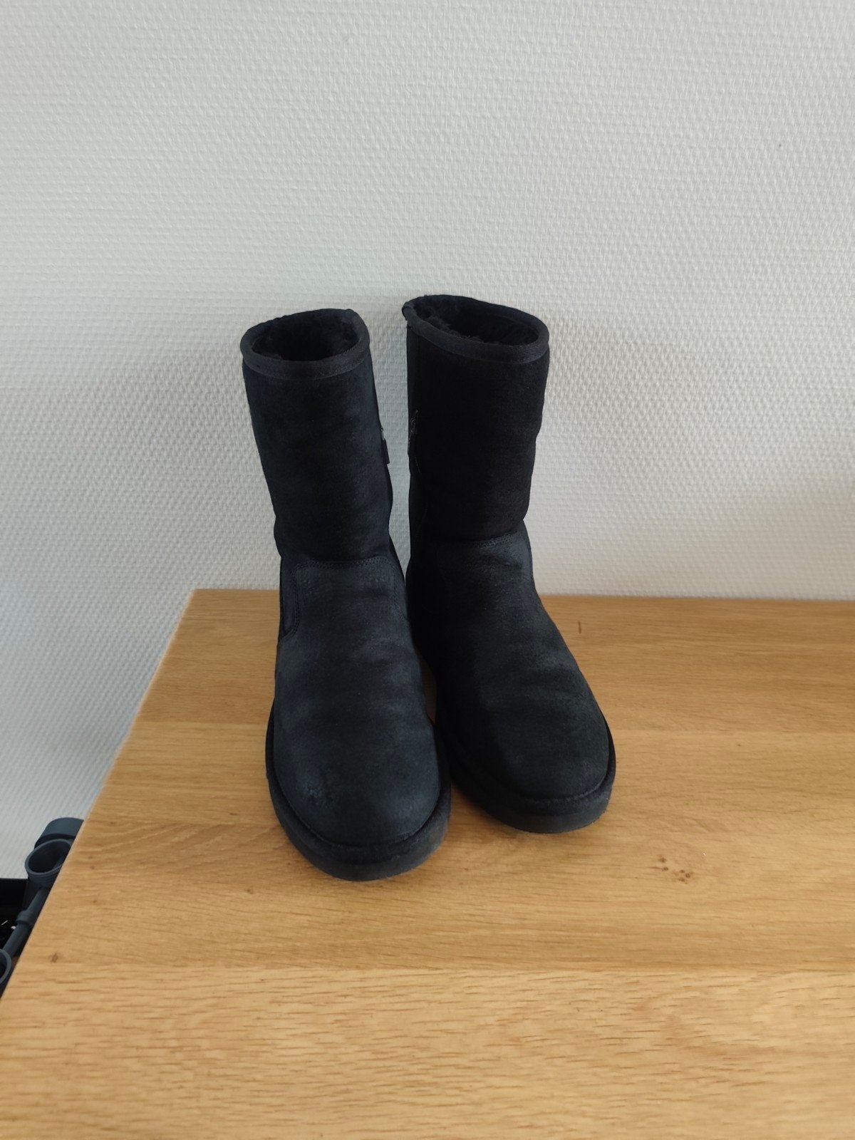 zwarte ugg laarzen maat 39 met ritssluiting waterafstotend, Kleding | Dames, Schoenen, Hoge laarzen, UGG, Zwart, Ophalen of Verzenden