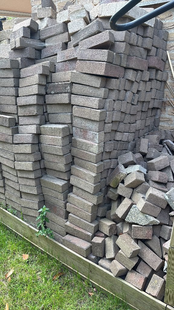 Ongeveer 2000 Klinkers / waaltjes (zo’n 25 m2), Tuin en Terras, Tegels en Klinkers, Ophalen, Gebruikt, Klinkers, 10 m² of meer