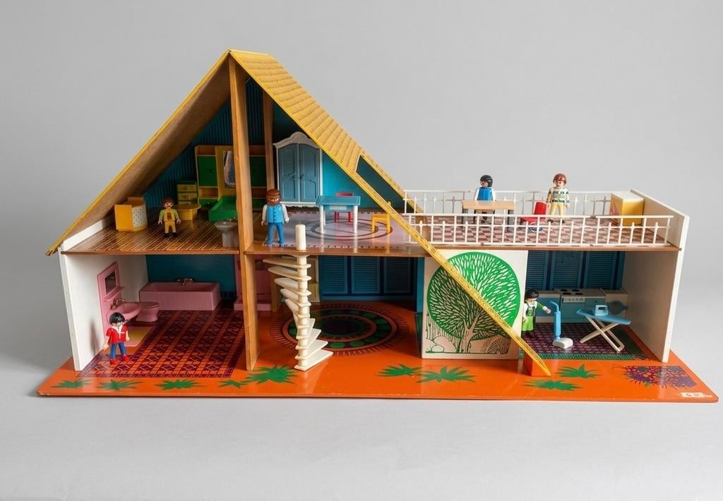 Vintage OKWA poppenhuis jaren '70 met Playmobil en meubels, Ophalen, Gebruikt, Poppenhuis