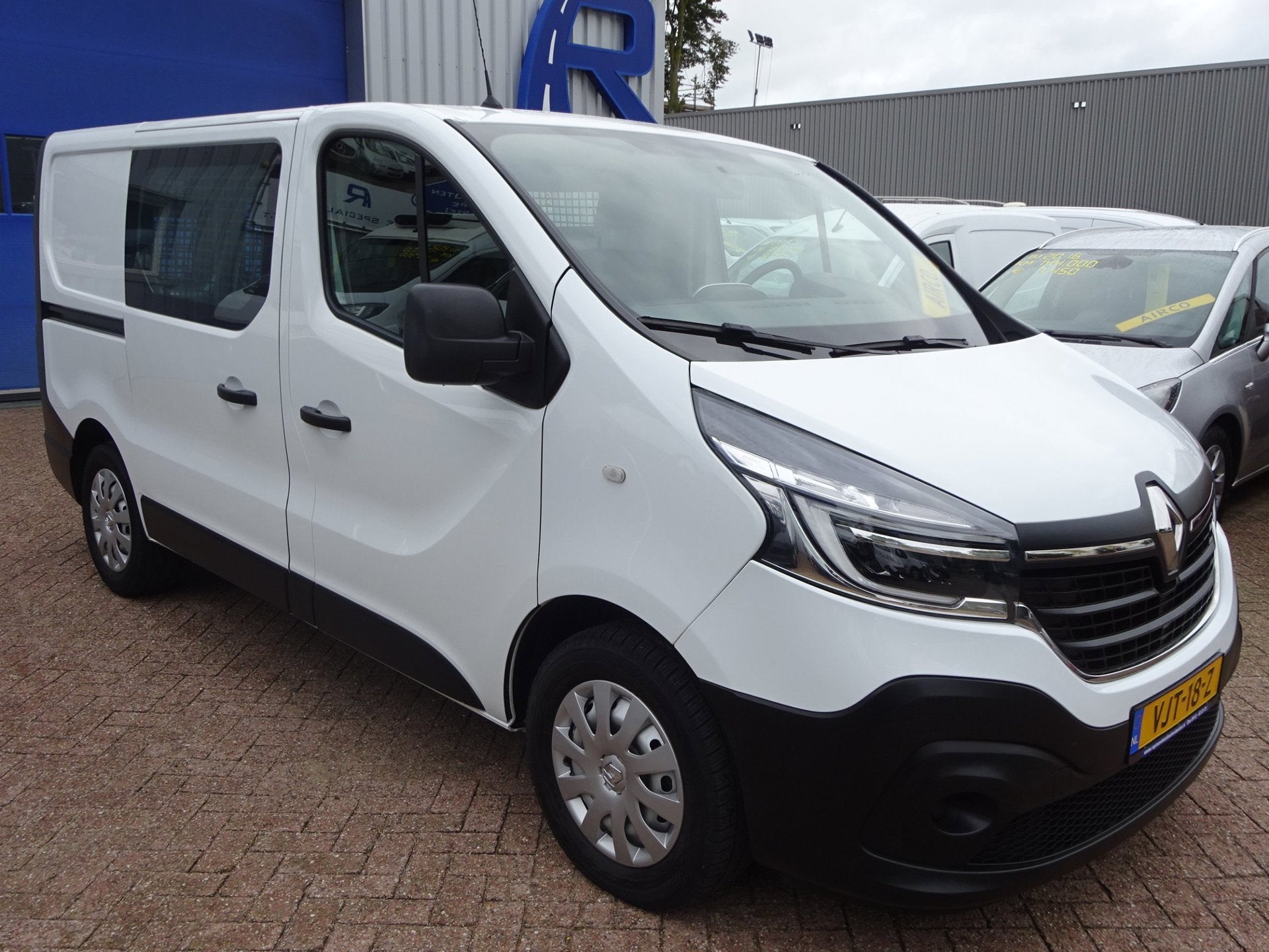 Renault Trafic 2.0 dCi 120 T29 L1H1 2 x SCHUIFDEUR AIRCO NAV, Gebruikt, 4 cilinders, 2000 kg, Renault